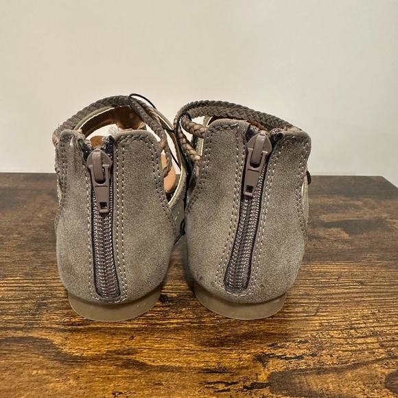 POP Girls Grey Ambrosia Ankle Strap Flat Sandals NWT Various Sizes - Picture 4 of 7